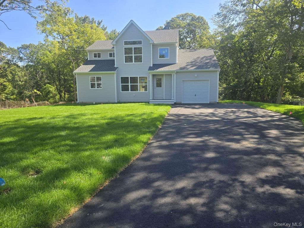 65 Gray Avenue, Medford, NY 11763