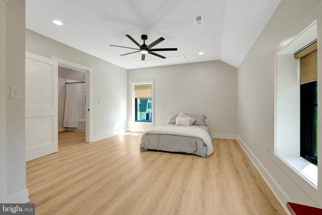18360 TURNBERRY DR, Round Hill, VA 20141