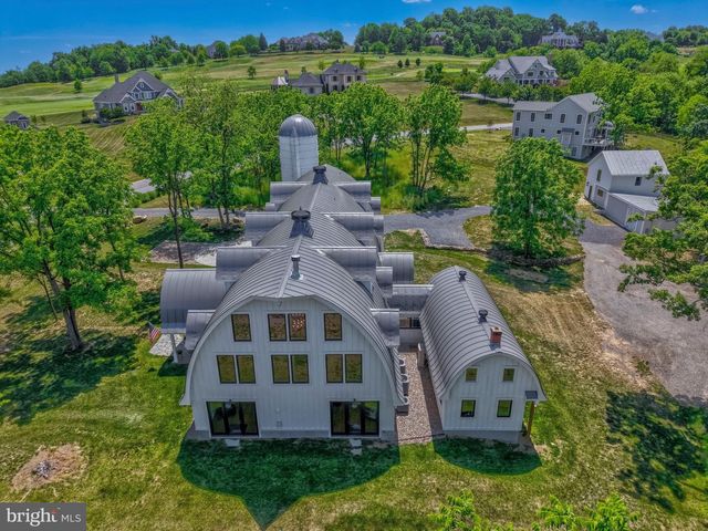 18360 TURNBERRY DR, Round Hill, VA 20141