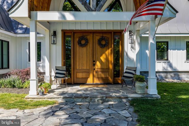 18360 TURNBERRY DR, Round Hill, VA 20141