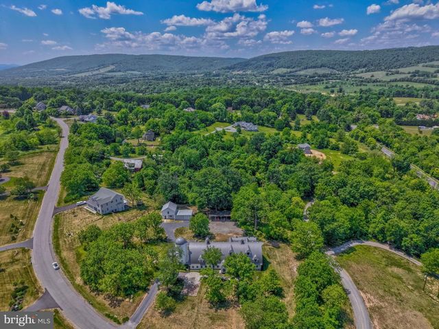 18360 TURNBERRY DR, Round Hill, VA 20141