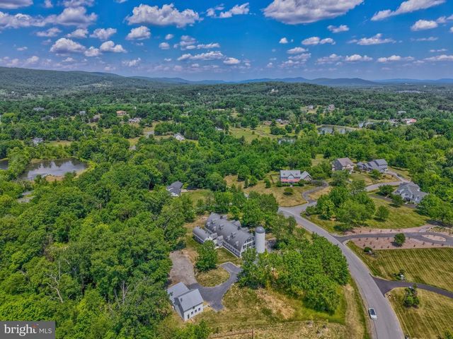 18360 TURNBERRY DR, Round Hill, VA 20141