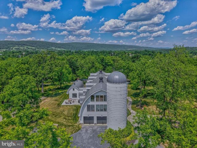 18360 TURNBERRY DR, Round Hill, VA 20141