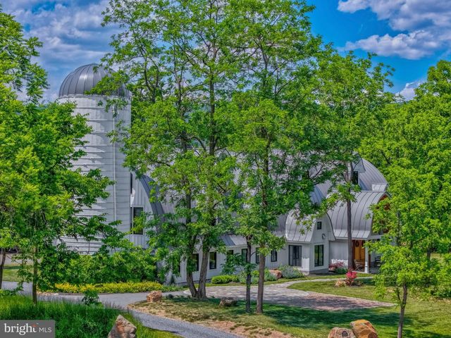 18360 TURNBERRY DR, Round Hill, VA 20141