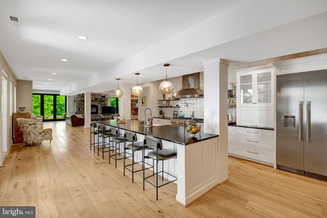 18360 TURNBERRY DR, Round Hill, VA 20141