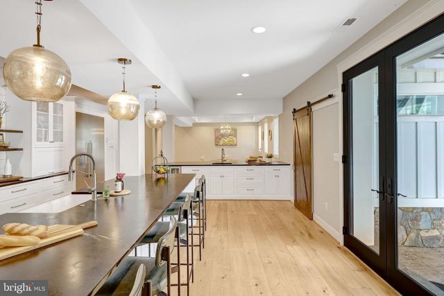 18360 TURNBERRY DR, Round Hill, VA 20141