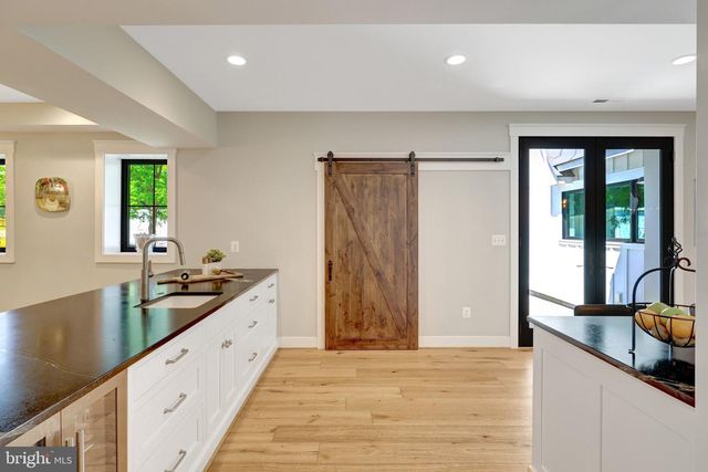 18360 TURNBERRY DR, Round Hill, VA 20141