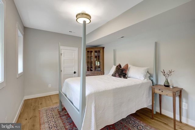 18360 TURNBERRY DR, Round Hill, VA 20141