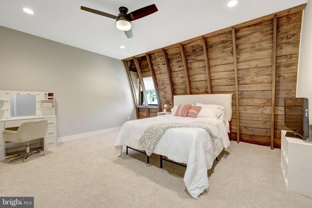 18360 TURNBERRY DR, Round Hill, VA 20141