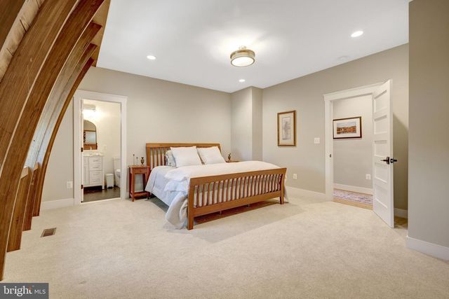 18360 TURNBERRY DR, Round Hill, VA 20141