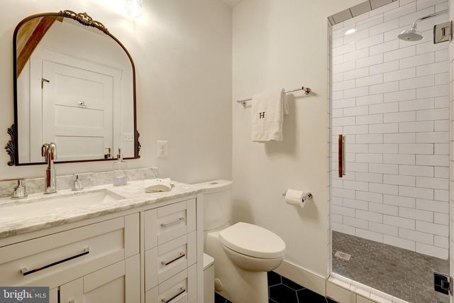 18360 TURNBERRY DR, Round Hill, VA 20141