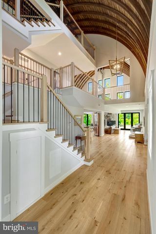 18360 TURNBERRY DR, Round Hill, VA 20141