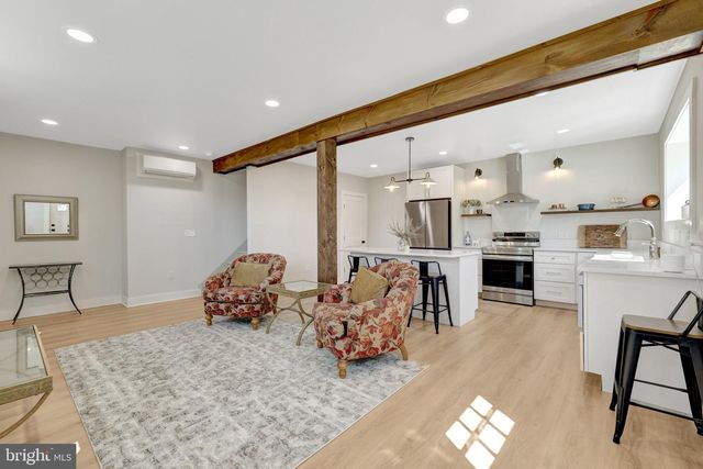 18360 TURNBERRY DR, Round Hill, VA 20141