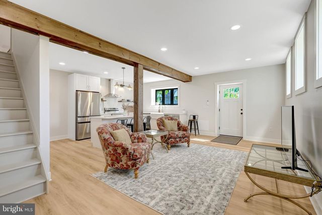 18360 TURNBERRY DR, Round Hill, VA 20141