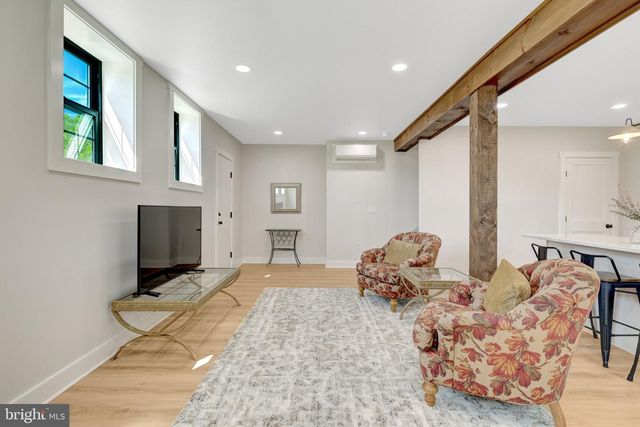 18360 TURNBERRY DR, Round Hill, VA 20141