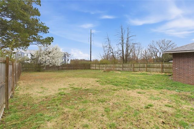 932 Curtis Avenue, Fayetteville, AR 72701