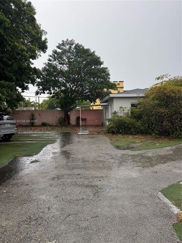 2380 NW Flagler Terrace R, Miami, FL 33125