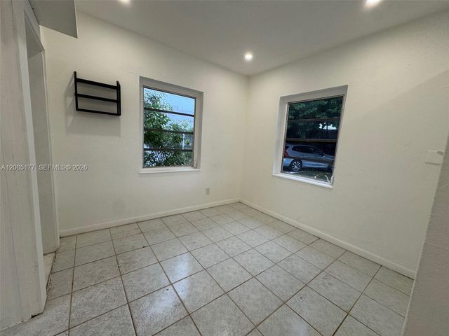 2380 NW Flagler Terrace R, Miami, FL 33125