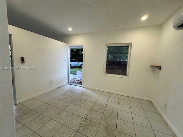 2380 NW Flagler Terrace R, Miami, FL 33125