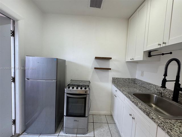 2380 NW Flagler Terrace R, Miami, FL 33125