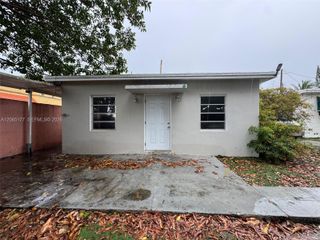 2380 NW Flagler Terrace R, Miami, FL 33125