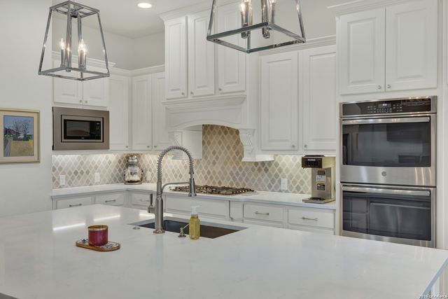 1150 DIRETTO DR, New Braunfels, TX 78132