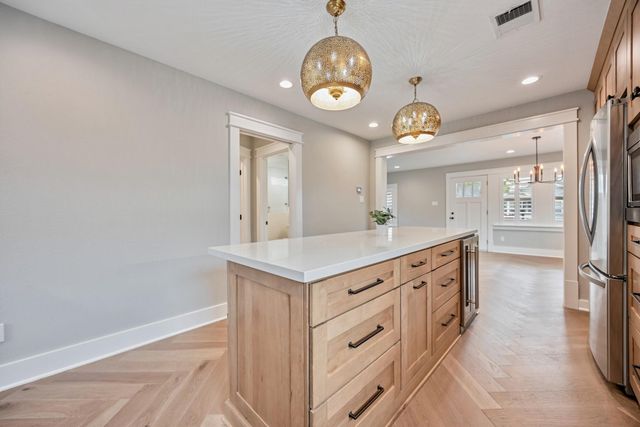 1104 Walton Street, Houston, TX 77009