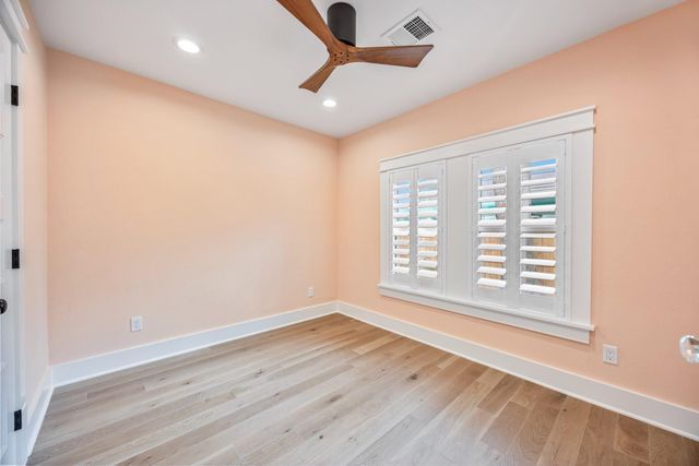 1104 Walton Street, Houston, TX 77009