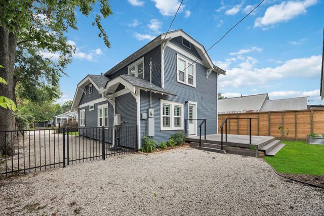 1104 Walton Street, Houston, TX 77009