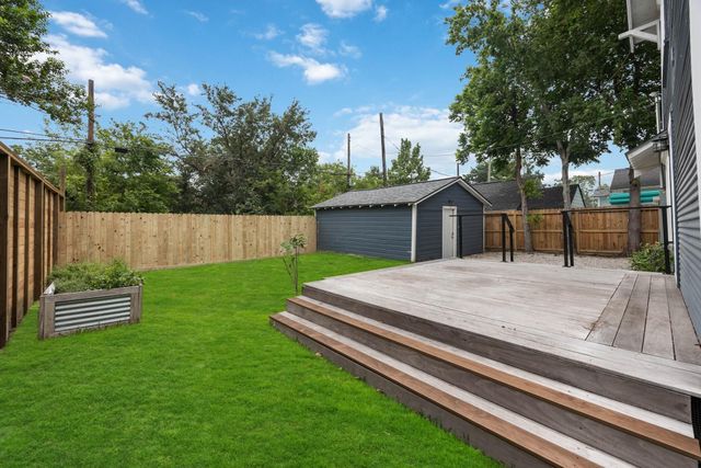 1104 Walton Street, Houston, TX 77009