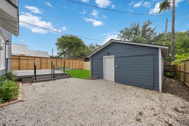 1104 Walton Street, Houston, TX 77009