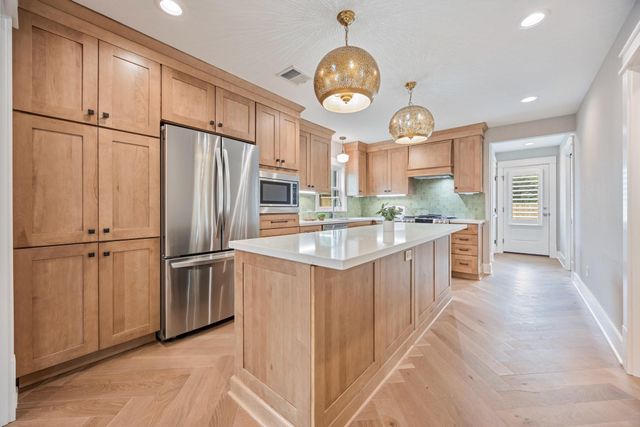 1104 Walton Street, Houston, TX 77009