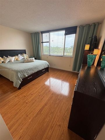 4330 Hillcrest Dr 304 304, Hollywood, FL 33021
