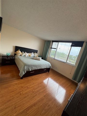 4330 Hillcrest Dr 304 304, Hollywood, FL 33021