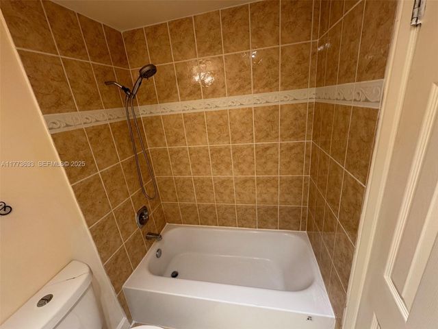 4330 Hillcrest Dr 304 304, Hollywood, FL 33021