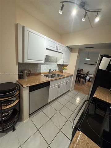 4330 Hillcrest Dr 304 304, Hollywood, FL 33021