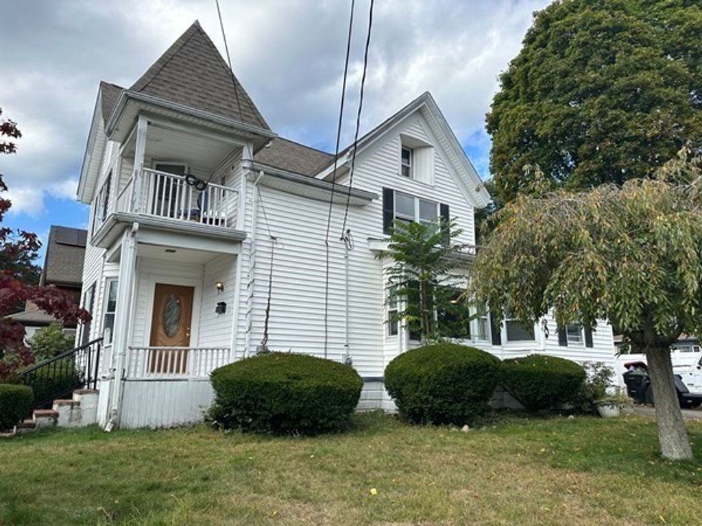60 Woodland Ave, Brockton, MA 02301