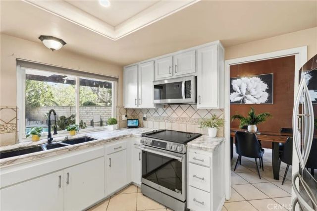 23943 Via Flamenco, Valencia, CA 91355