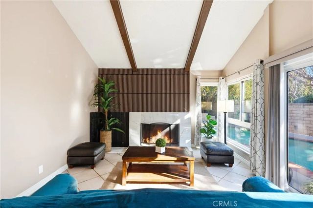 23943 Via Flamenco, Valencia, CA 91355