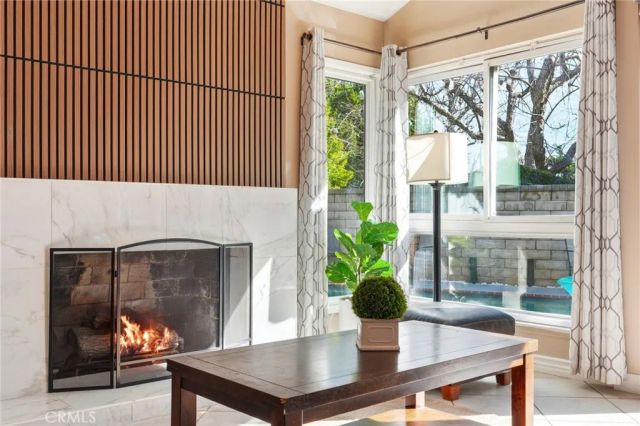 23943 Via Flamenco, Valencia, CA 91355