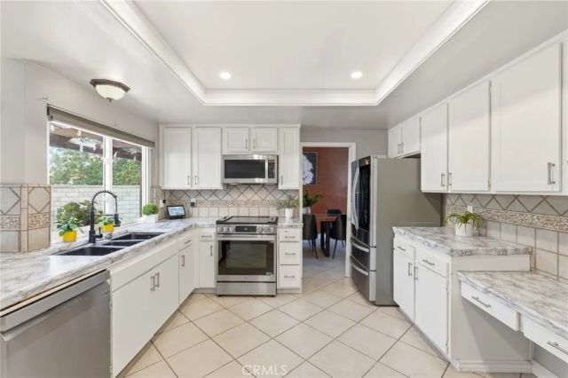 23943 Via Flamenco, Valencia, CA 91355