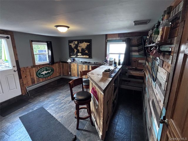 21 Nevin Terrace, Massapequa Park, NY 11762