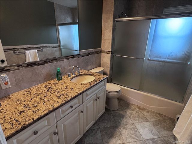 21 Nevin Terrace, Massapequa Park, NY 11762