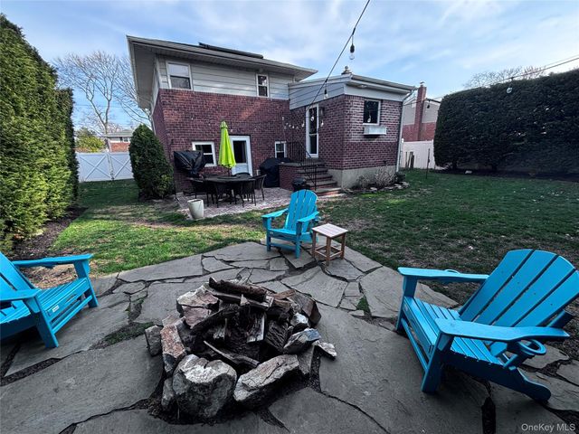 21 Nevin Terrace, Massapequa Park, NY 11762