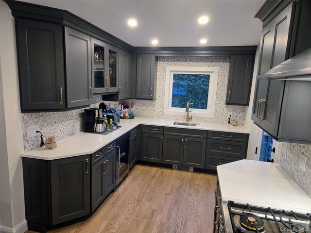 21 Nevin Terrace, Massapequa Park, NY 11762