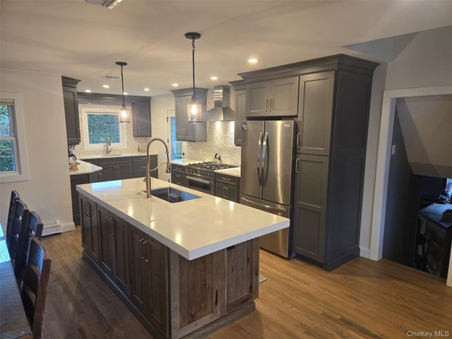 21 Nevin Terrace, Massapequa Park, NY 11762