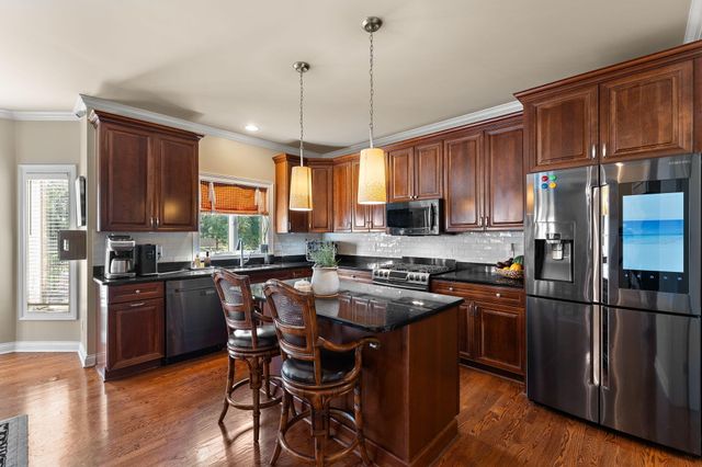 1127 Stonebridge Drive, Schererville, IN 46375