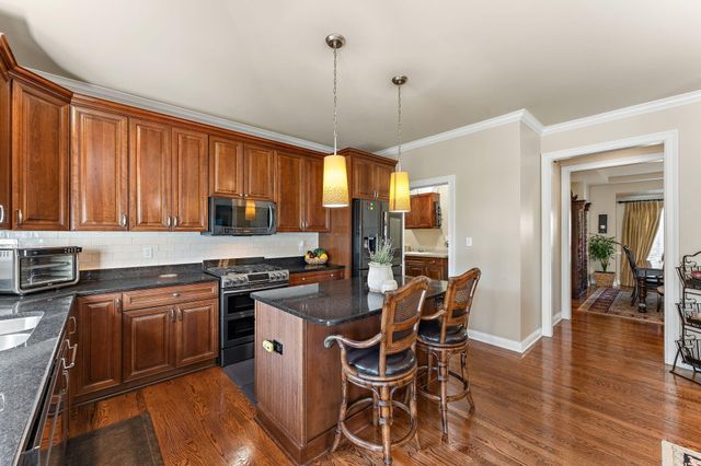 1127 Stonebridge Drive, Schererville, IN 46375
