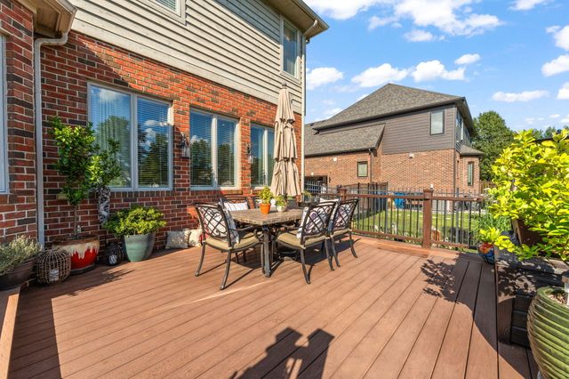1127 Stonebridge Drive, Schererville, IN 46375
