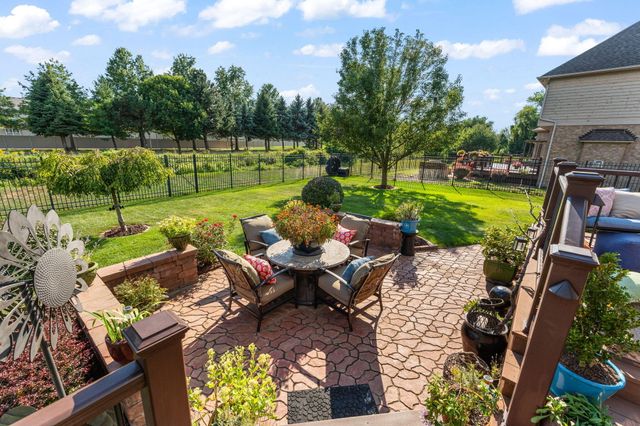 1127 Stonebridge Drive, Schererville, IN 46375